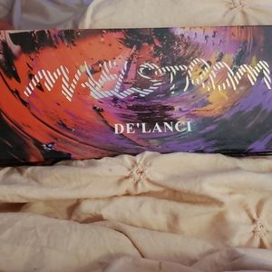 De'Lanci Maelstrom 12 pan eyeshadow palette